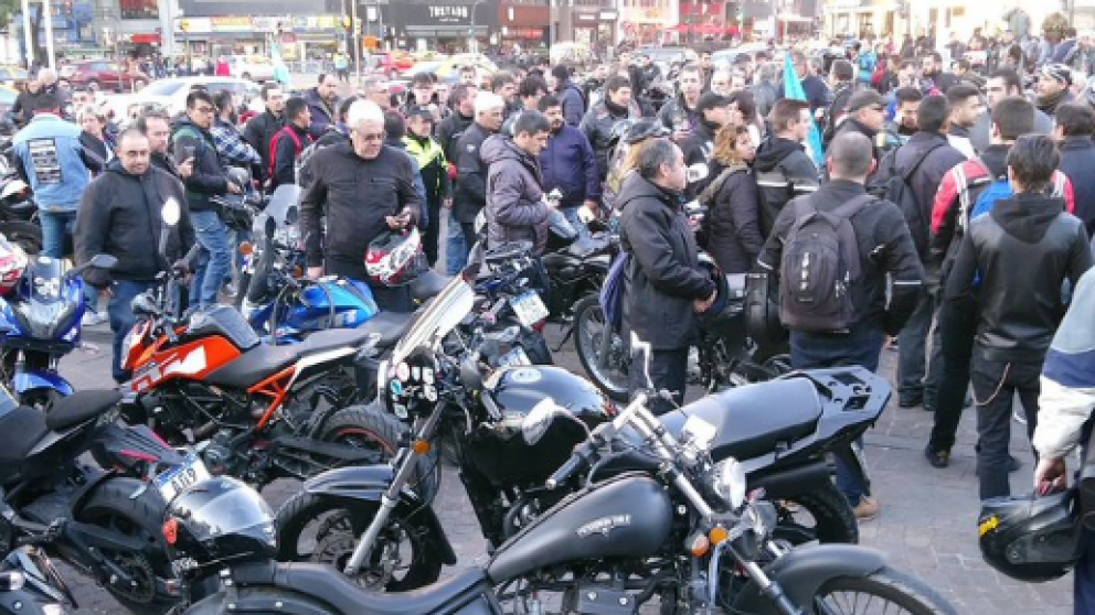 La protesta se realiz� sobre la Plaza de la Rep�blica, y no sobre las avenidas, por lo tanto no afect� el tr�nsito. 