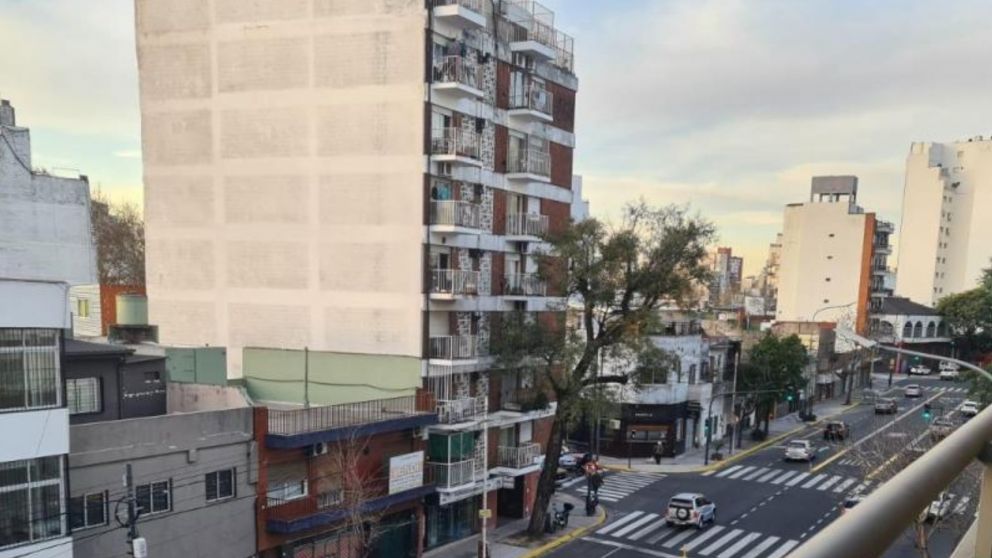 El barrio se encuentra a 20 minutos en auto del Obelisco porteño.