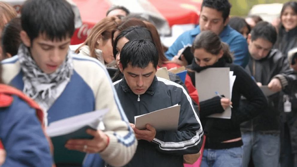 En los últimos meses aumentaron las filas de búsqueda de empleo.