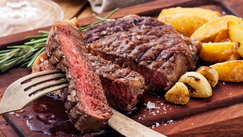 Carne sabrosa y barata para el asado.