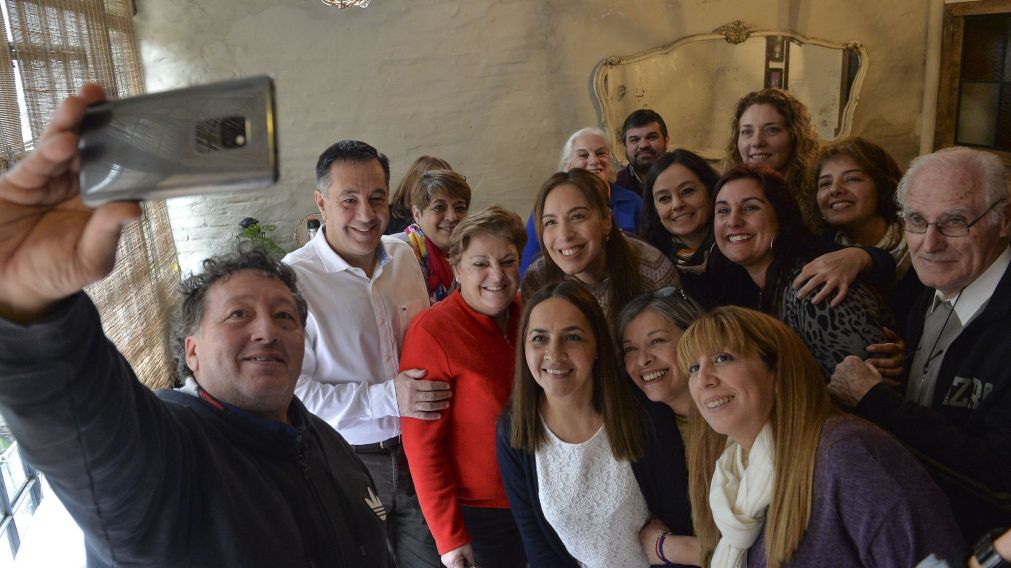 Vidal y Finocchiaro dialogaron con vecinos de Tapiales.