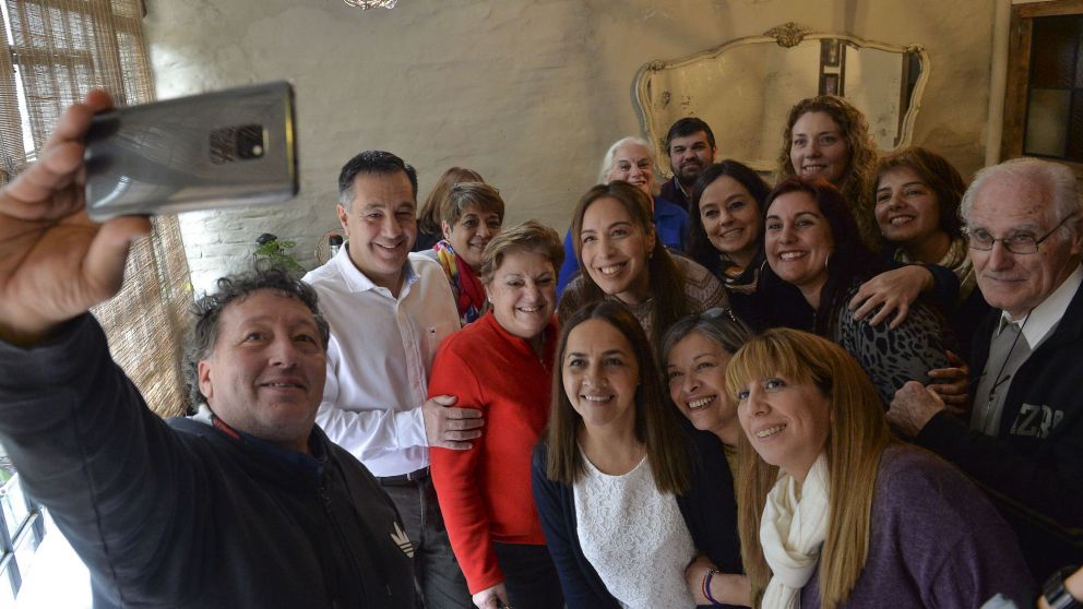 Vidal y Finocchiaro dialogaron con vecinos de Tapiales.