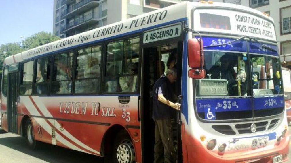 Las empresas de transporte plantean que el boleto debería valer $ 27,46 (Twitter).
