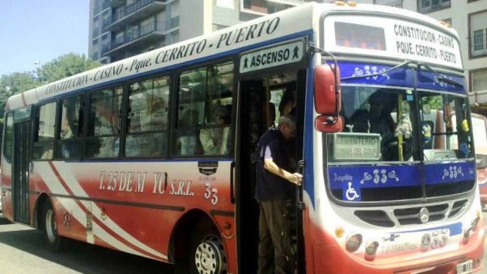 Las empresas de transporte plantean que el boleto debería valer $ 27,46 (Twitter).