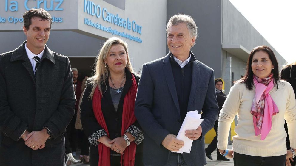 El presidente amplia sus lazos militares.