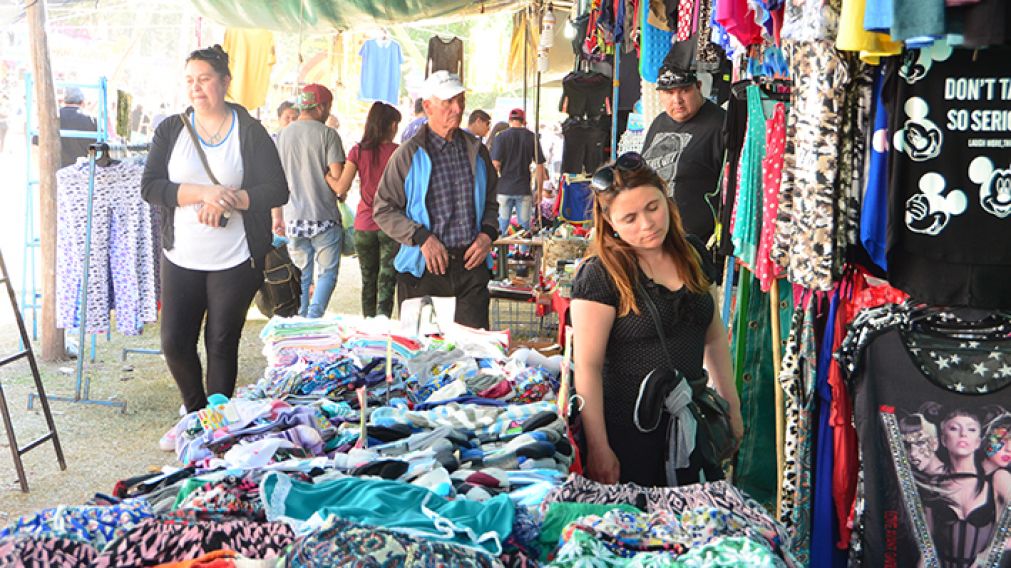 Ropa y comida, lo m�s vendido en el sector infantil. 