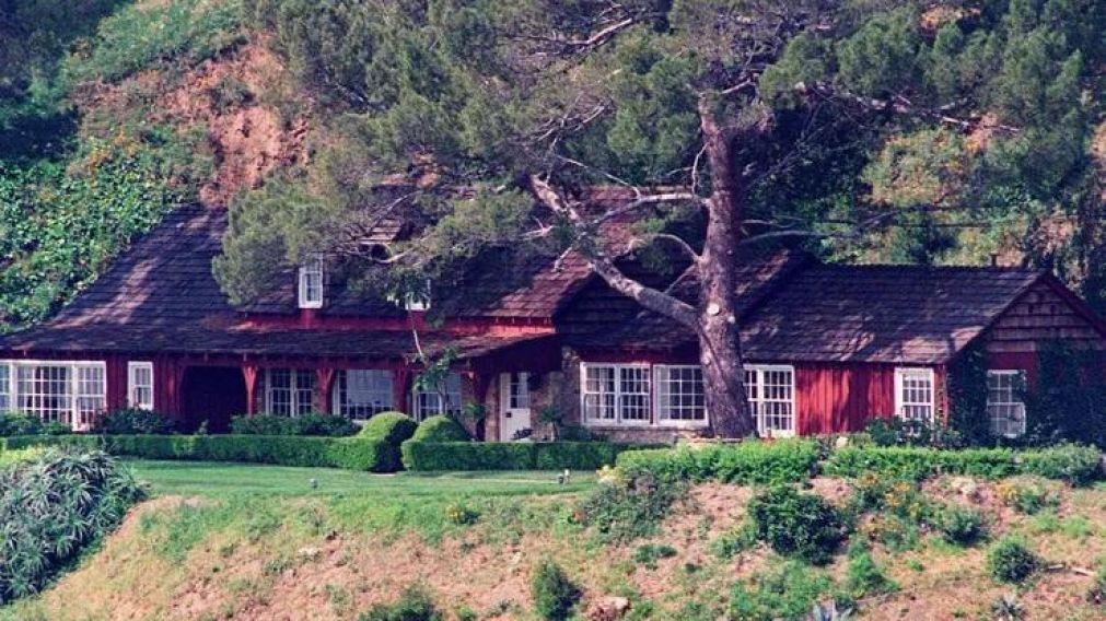 En esta vivienda ocurrieron numerosos crímenes como parte del culto.