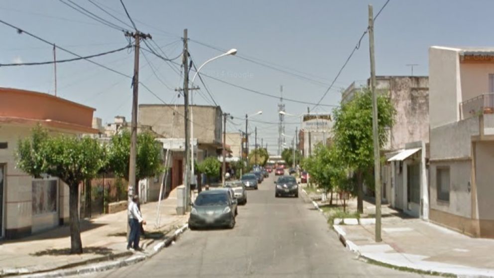 El sangriento hecho se produjo en este vecindario, situado en el oeste del conurbano bonaerense.