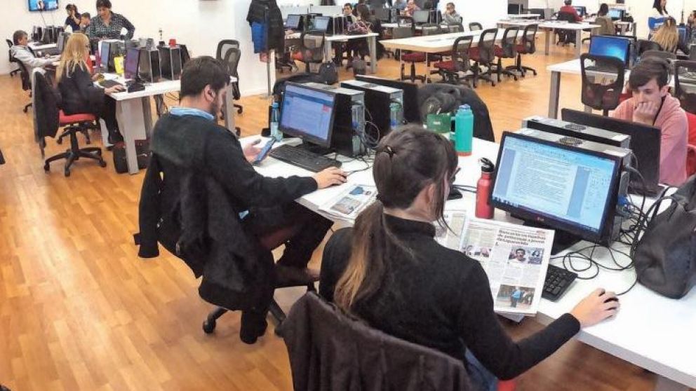 Antes desde allí partían los camiones con cada edición; hoy se yergue la nueva redacción multiplataforma.