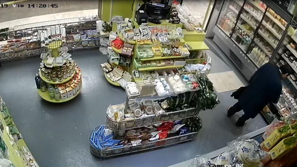 La secuencia fue registrada por c�maras de seguridad. (Captura)