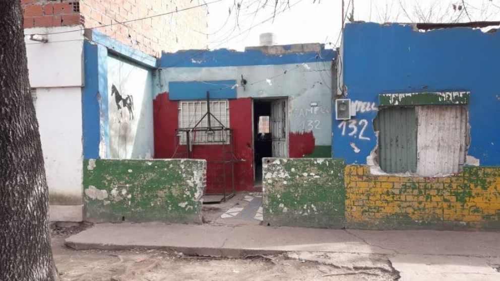 La vivienda donde fue hallado el cuerpo. (Gentileza @JoseljuarezJOSE)