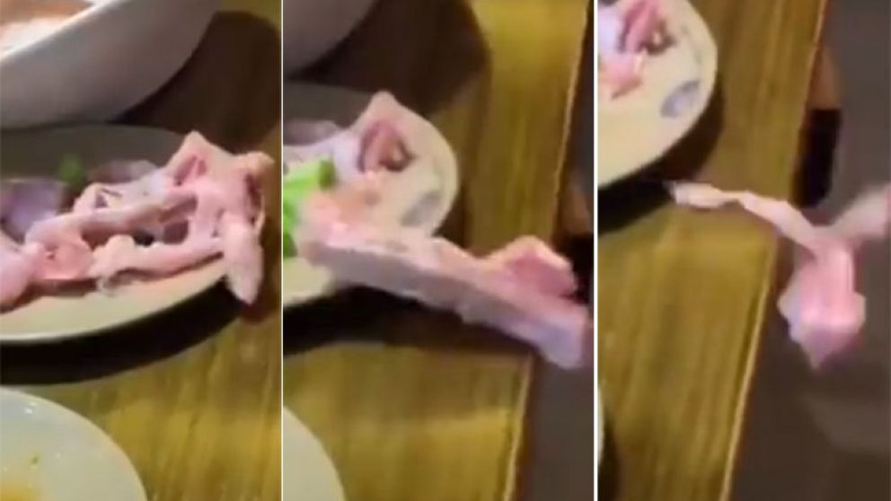 Aterrador video: pollo "zombi" se arrastra en el plato de comensal