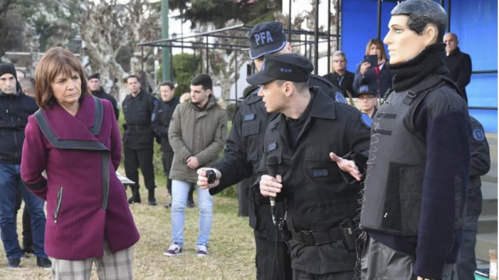 Durante el encuentro, también estuvo presente el secretario de Seguridad, Eugenio Burzaco.