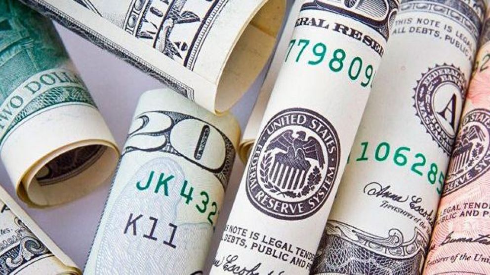 La divisa estadounidense en su pico más alto del último mes.