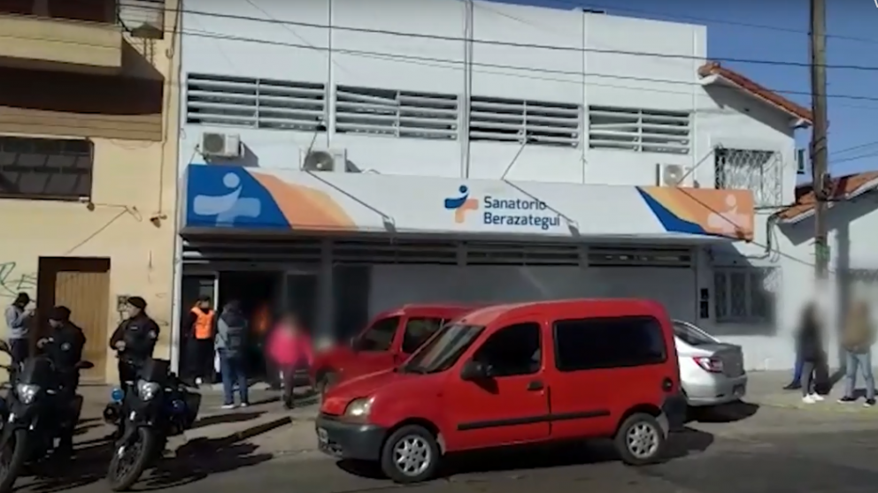 La clínica fue allanada este mediodía (Captura de video).