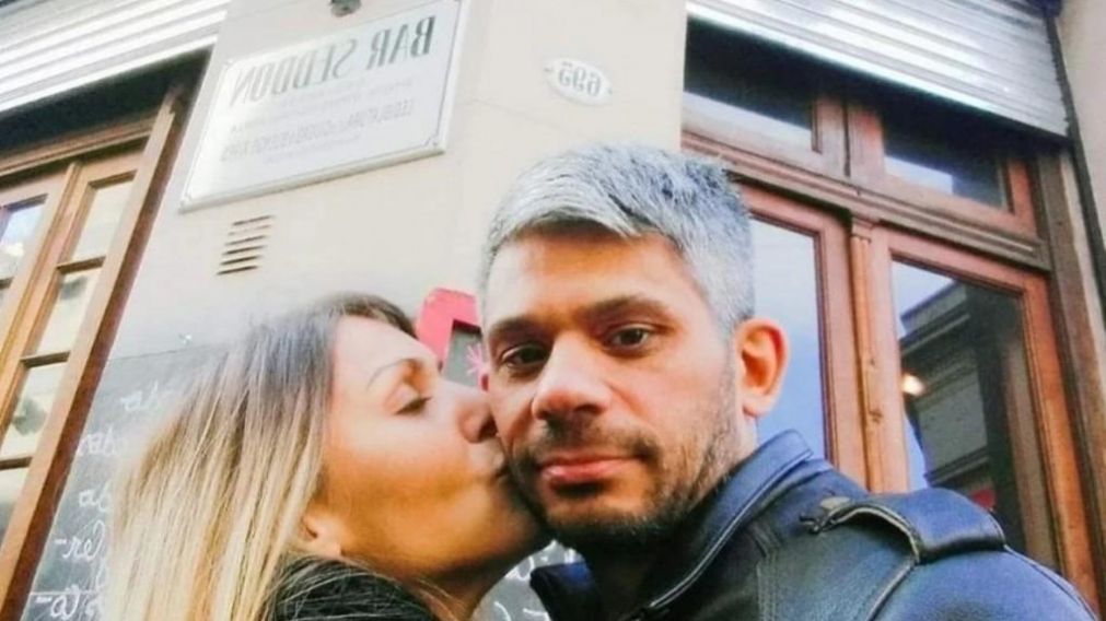 La víctima del asalto, Adrián Albanese, junto a Verónica su mujer.