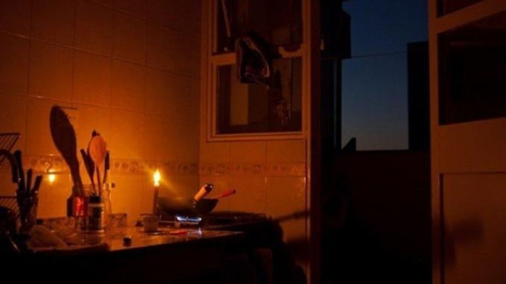 El apagón fue provocado por el temporal.