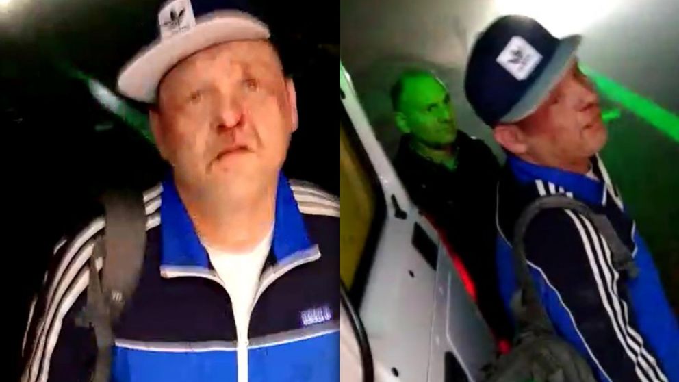 Pidi� un cigarrillo. 