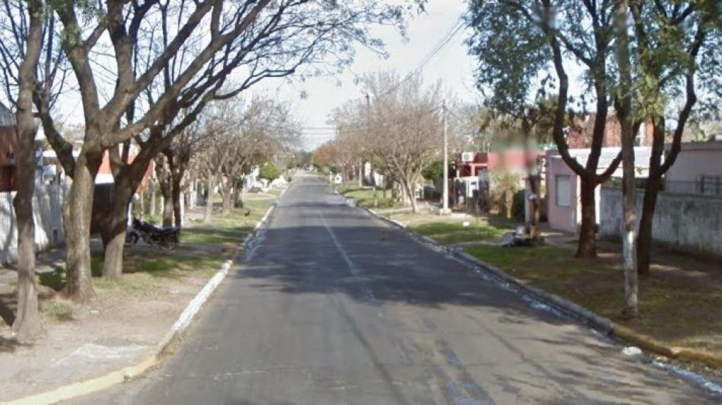 Acá el efectivo de la Policía de la Ciudad se defendió de los delincuentes.