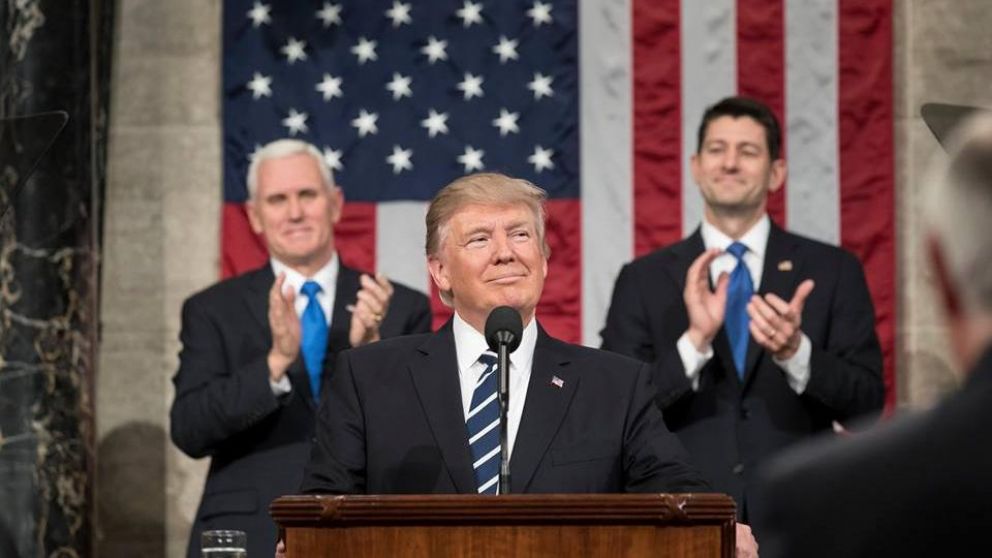 Trump criticó a referentes progresistas en Twitter.