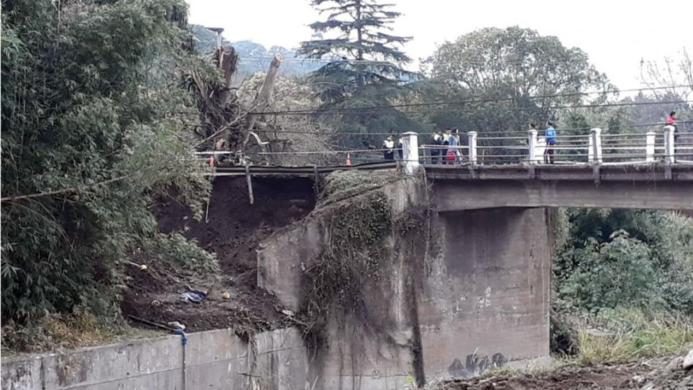 La construcci�n se vino abajo y caus� una tragedia (La Gaceta).