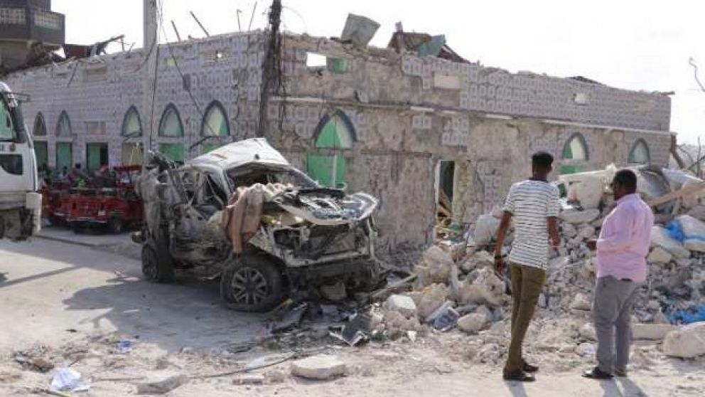 Un coche bomba perpetró en el hotel.