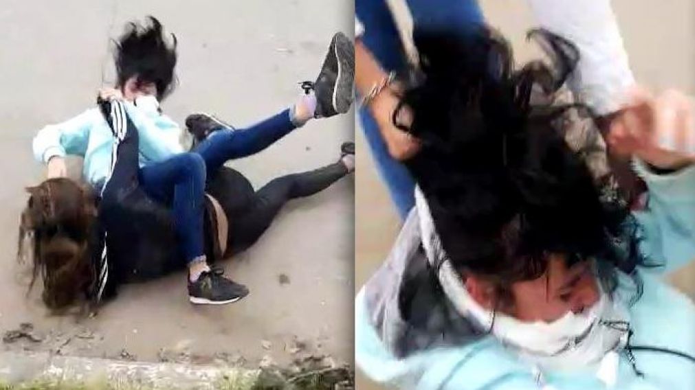 El hecho fue presenciado por decenas de alumnos que arengaron el suceso. (Captura)