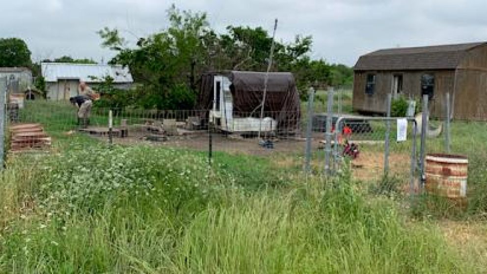 Esta es la casa del hombre que fue comido por sus perros. (Johnson County Sheriff’s Office)