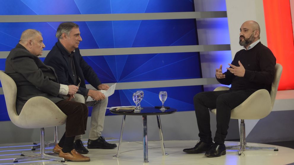 El director del diario Crónica, Alejandro Olmos, contó sobre la iniciativa al aire de Crónica HD. (Fernando Pérez Re/Crónica)