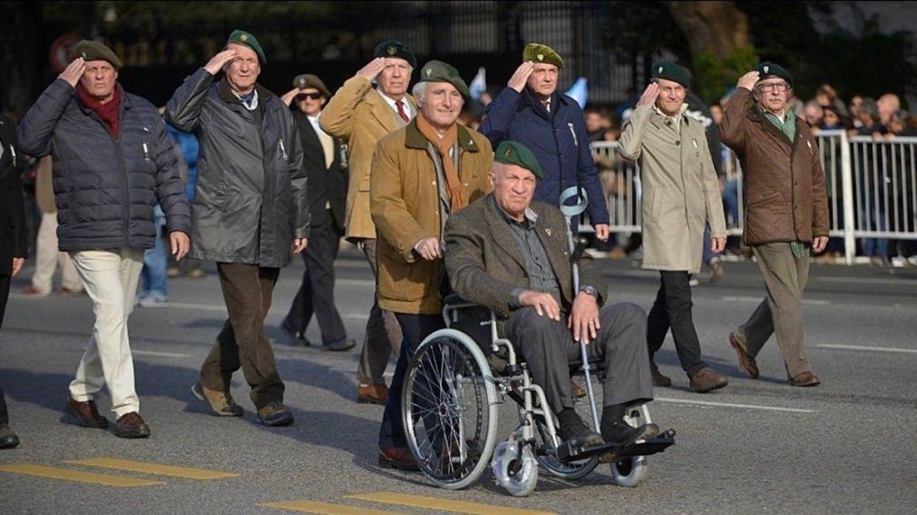 Aldo Rico durante el desfile por el Día de la Independencia.