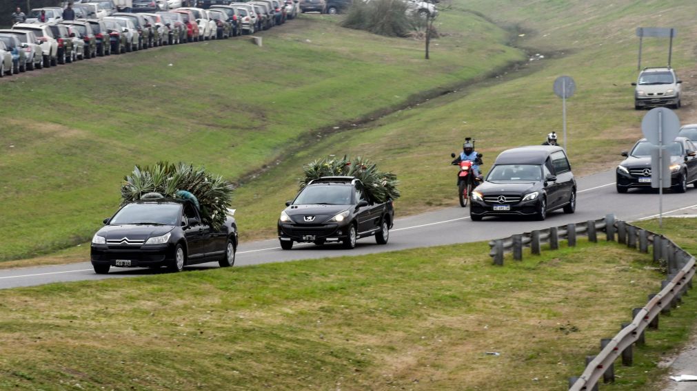 El ex presidente fue trasladado al cementerio de Pilar (Foto: Télam).