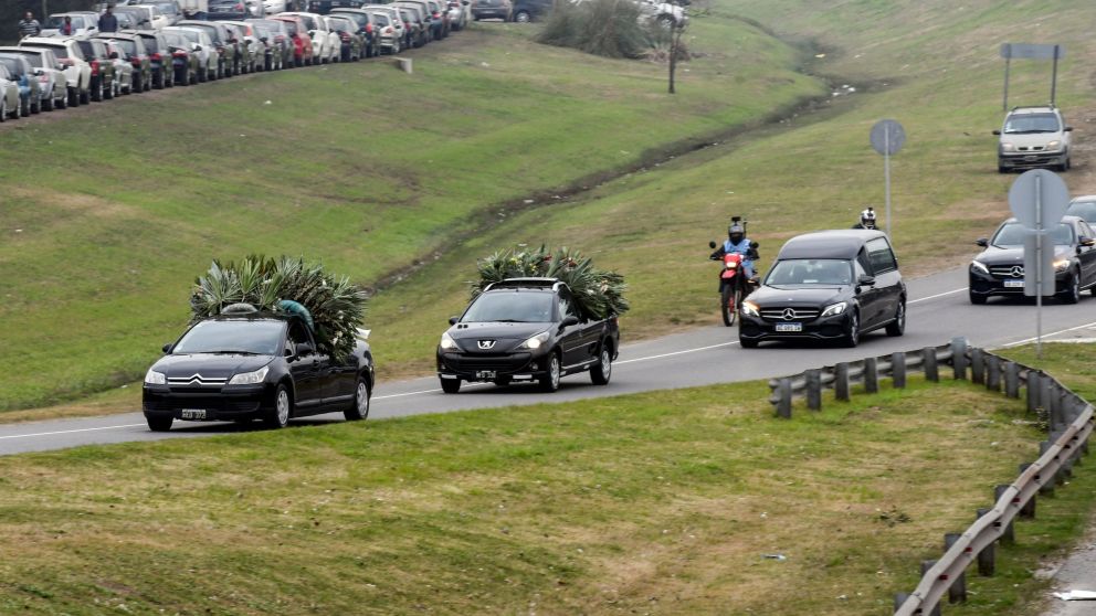 El ex presidente fue trasladado al cementerio de Pilar (Foto: Télam).