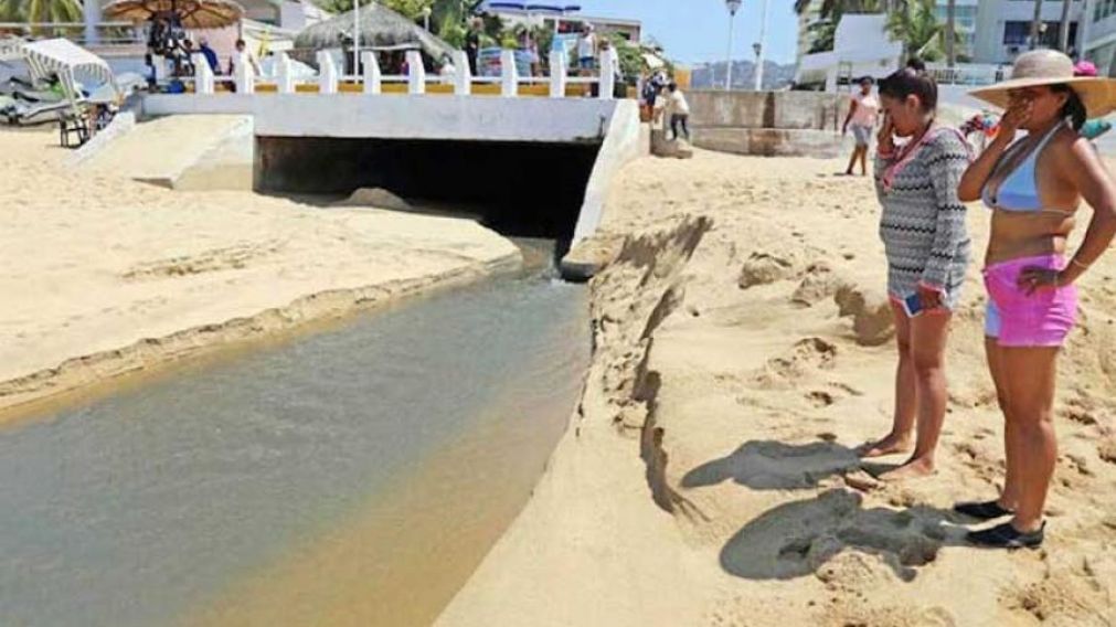 La gente no puede bañarse en diferentes zonas de Valencia. (Imagen ilustrativa)