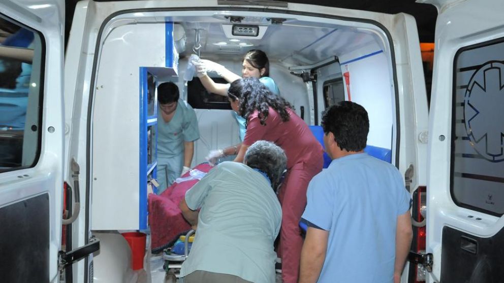 La mujer fue trasladada al Hospital Regional de 8 de Abril (Gentileza: El Litoral).