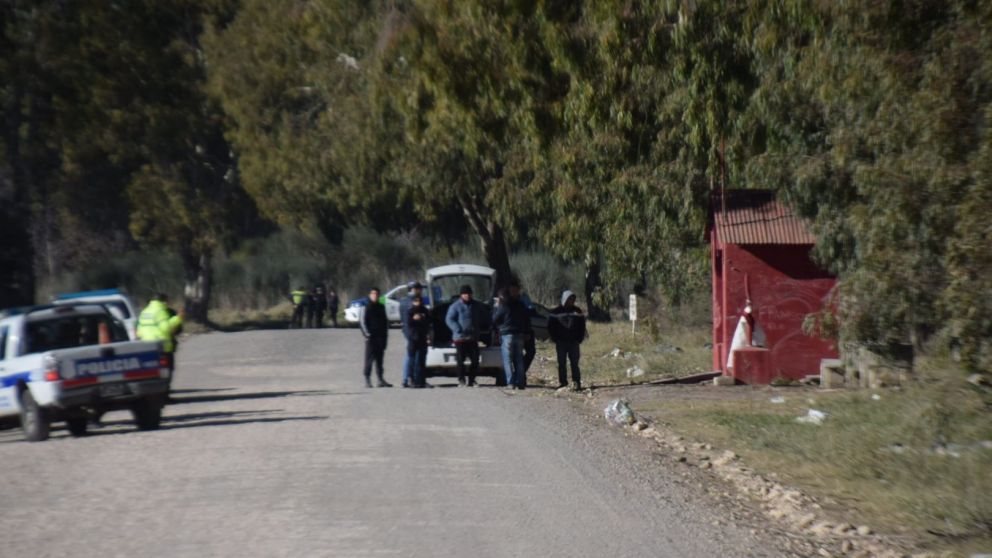 El cuerpo fue hallado al costado de la ruta provincial 226 (Gentileza En Línea Noticias)