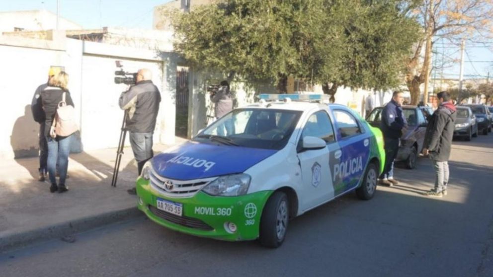 El hecho fue descubierto por familiares que intentaban contactarse con las víctimas.