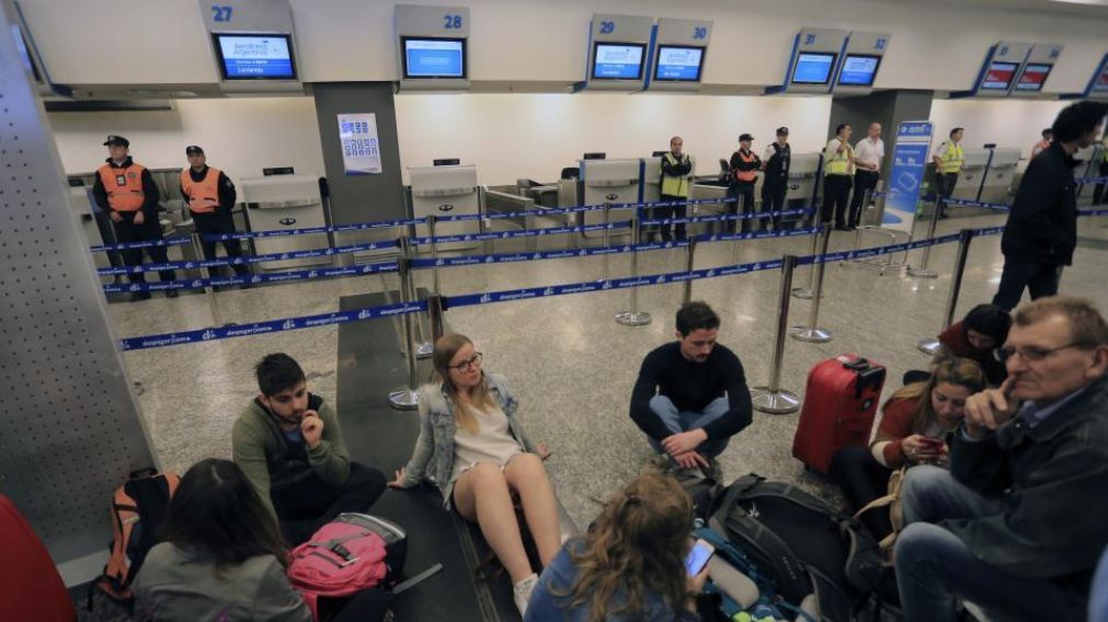 Asambleas sorpresivas de aeronavegantes provocan demoras.