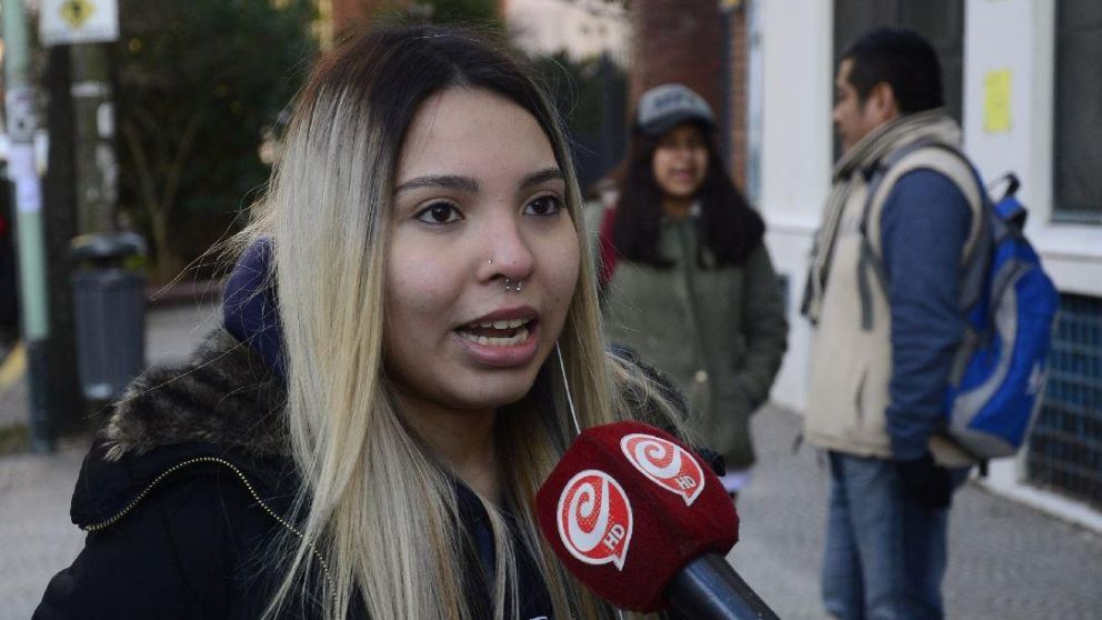 Rocio, una de las estudiantes que participó del reclamo de esta mañana (Jonatan Moreno/Crónica).
