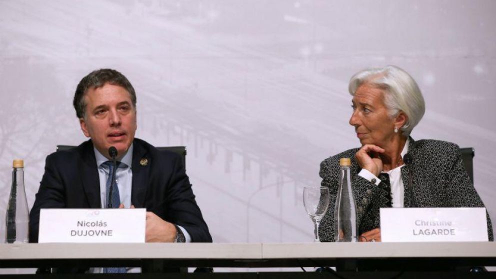 Dujovne cree que la renuncia de Lagarde no va a afectar el acuerdo con el FMI.