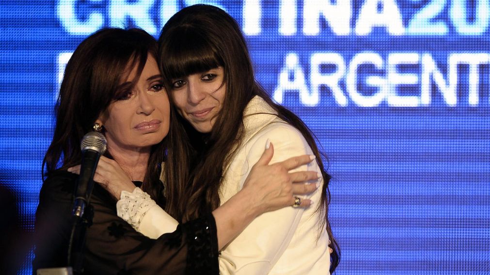 La ex presidente voló de madrugada, autorizada por la Justicia. (Archivo)