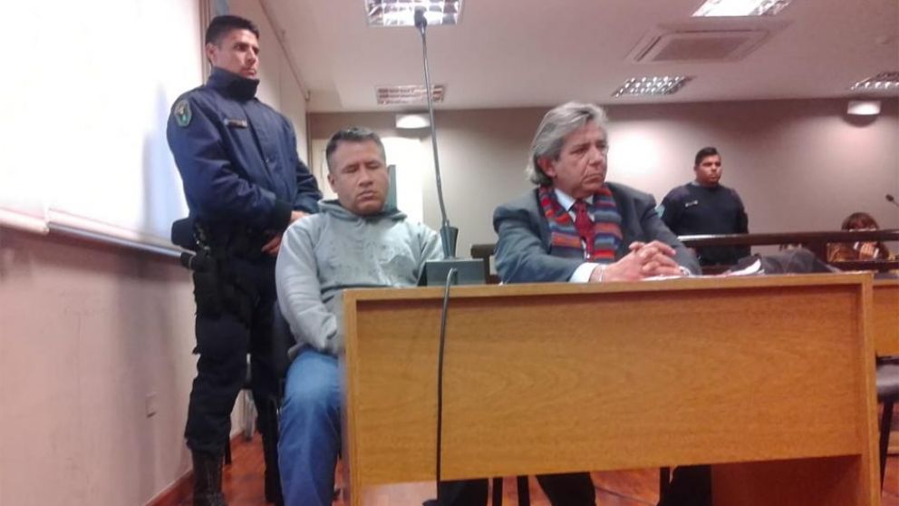 Víctor Terceros Mansilla cierra los ojos al escuchar el veredicto.