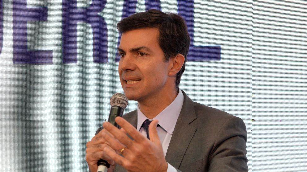 Urtubey qued� demorado en Buenos Aires y volvi� a Salta con otra aerol�nea (Archivo).