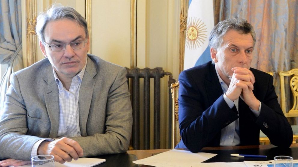 Se pudo saber en los pasillos oficiales y a trav�s de ciertas voces que tiran detalles pero mantienen sus nombres en reserva. 