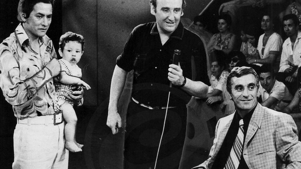 Sus comienzos en la comunicación fue como reportero gráfico.