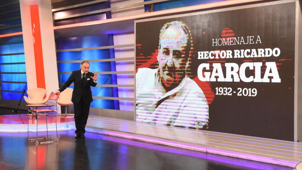El conductor Horacio Embón, recordando al empresario (Pablo Villán-Diario Crónica).