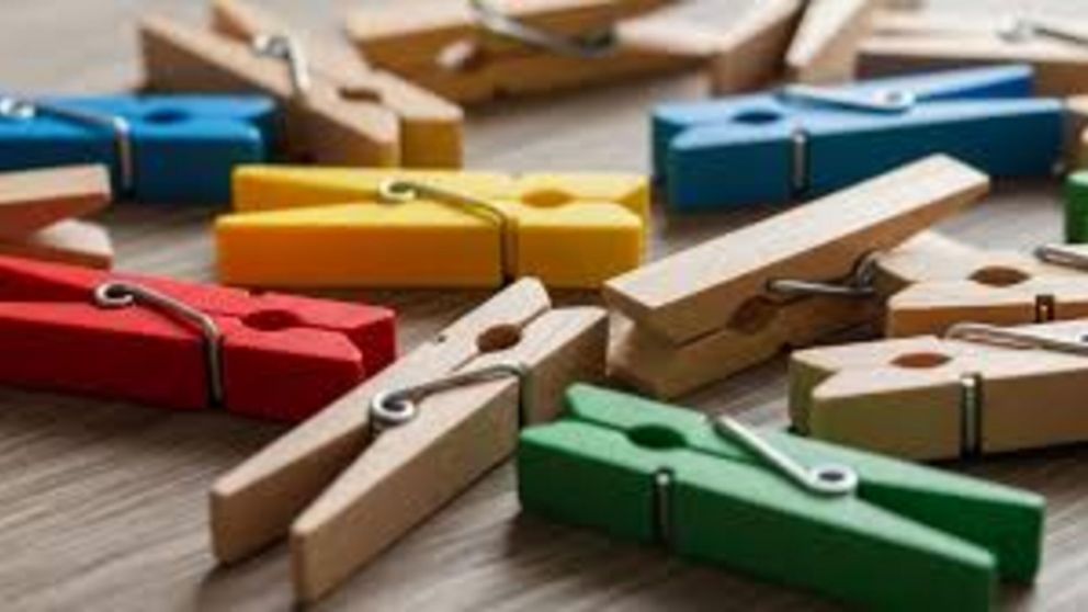 ¿Qué usos se les pueden dar a los broches de plástico?.