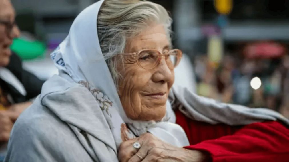 Murió Azucena Díaz, referente de las Madres de Plaza de Mayo (Imagen @h.i.j.o.s._capital).