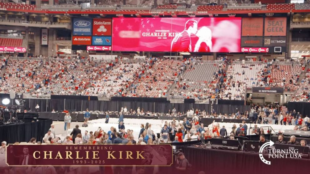 La ceremonia se realiza en un estadio en Glendale, Arizona (Imagen captura de transmisión por YouTube).