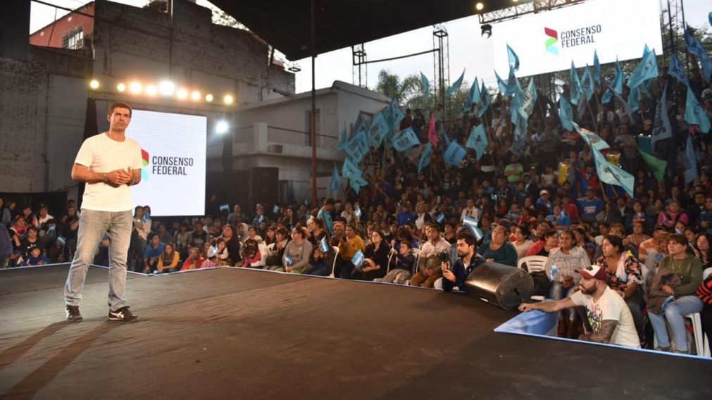 Cientos de personas asistieron al acto.