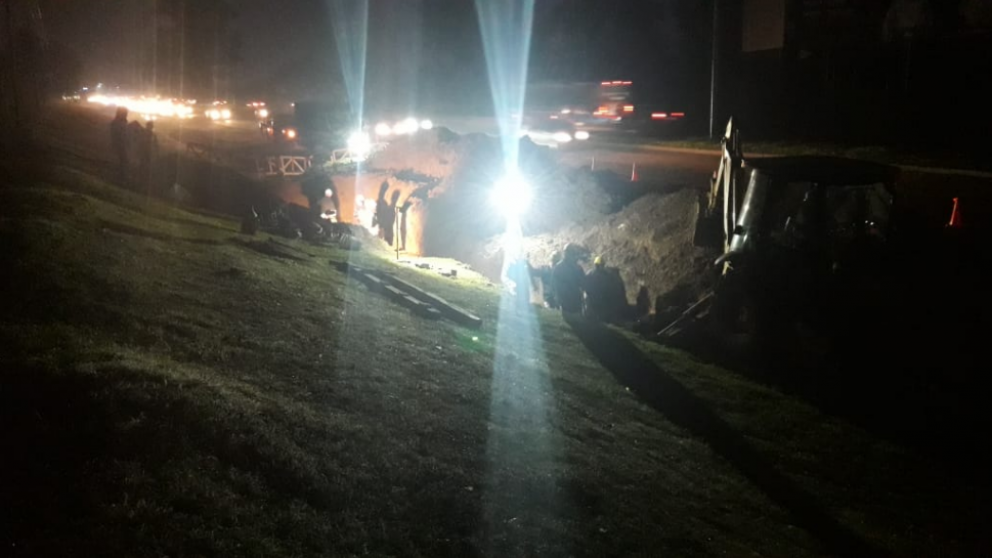 La falla se produjo en Camino Centenario entre las calles 480 y 464 (Twitter).